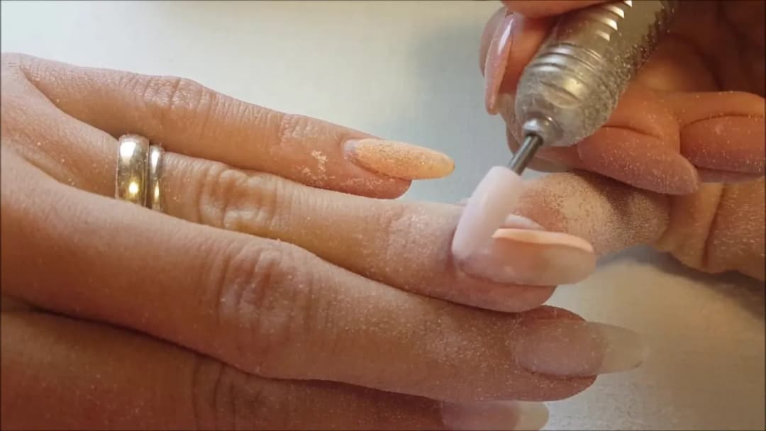 Jak zdjąć hybrydę frezarką: 7 kroków do bezpiecznego usunięcia