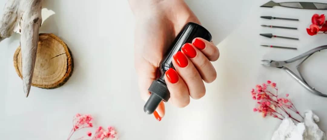 Jak bezpiecznie usuwać hybrydy w domu - 5 skutecznych metod