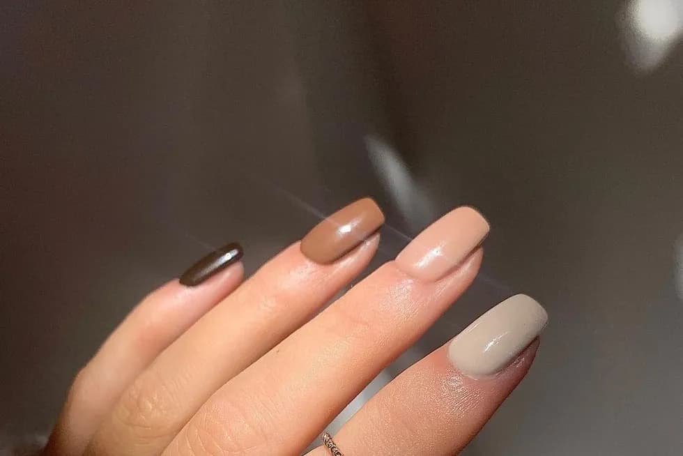 Paznokcie w odcieniach brązu - odkryj ciepło w swoim manicure