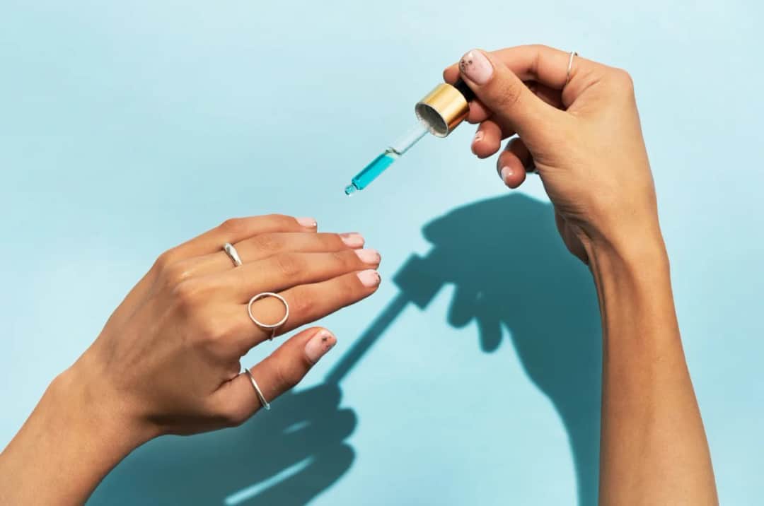 Najlepsze olejki do paznokci po hybrydzie - regeneracja i pielęgnacja